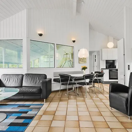 Stunning In With Sauna Norre Nebel